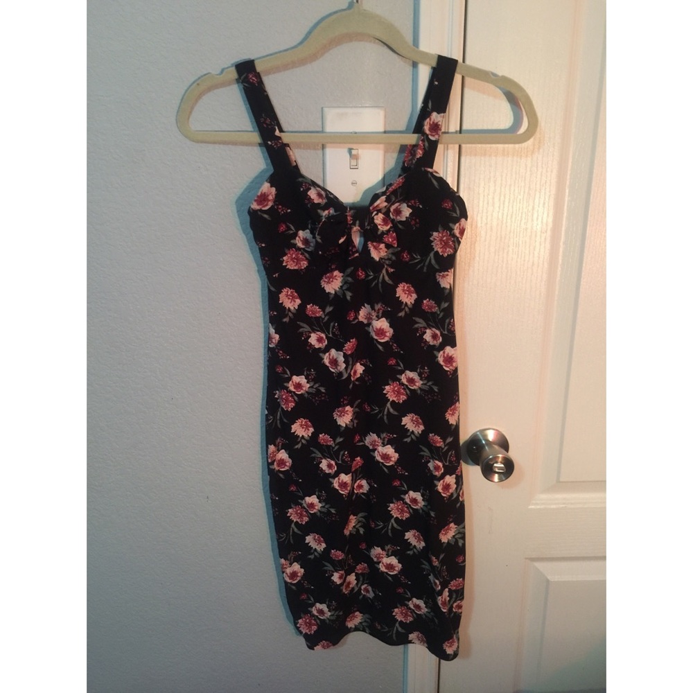 Tight flower designed dress